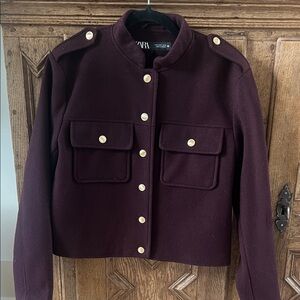 Zara cropped Burgundy jacket.  Lightweight   Sz M